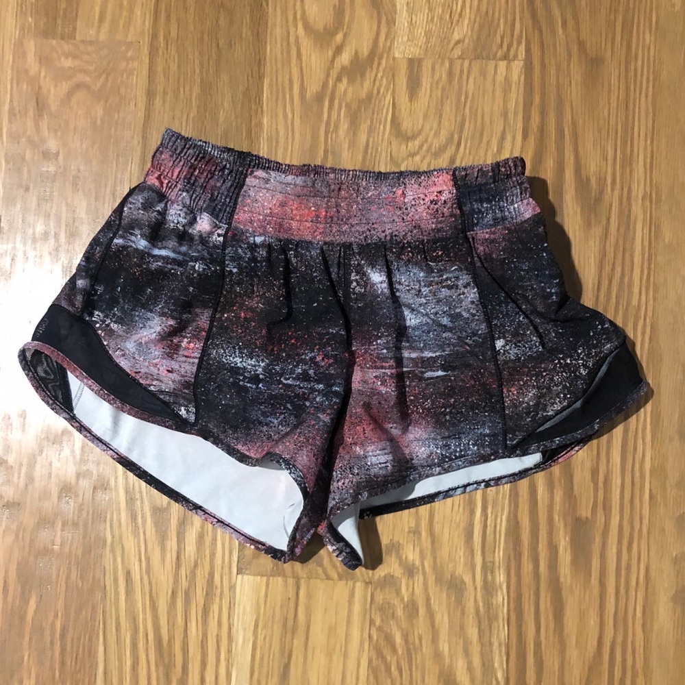 Lululemon Hotty Hot Short II 2.5”